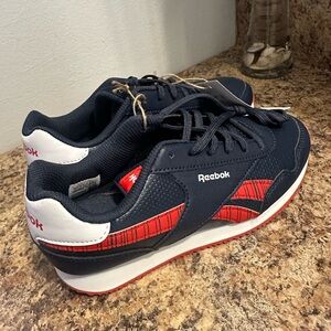 Reebok boys Navy and Red Sneakers size 3